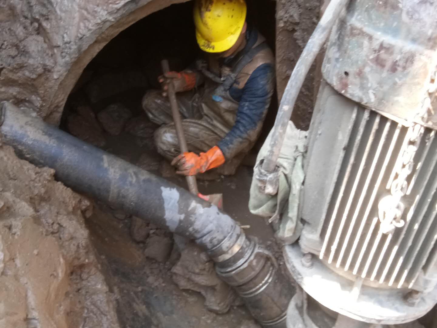 沉湖管委会管道清淤