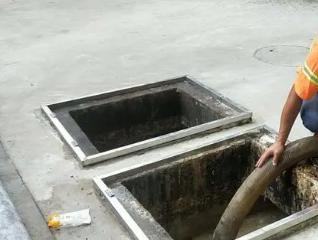 沉湖管委会化粪池清理