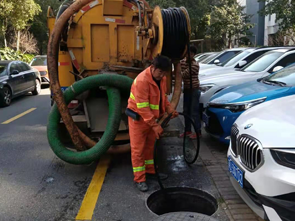 沉湖管委会排污管道清淤